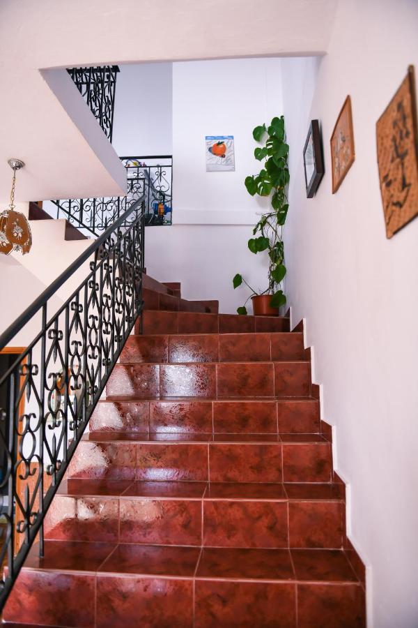 בראט Guest House Luli מראה חיצוני תמונה