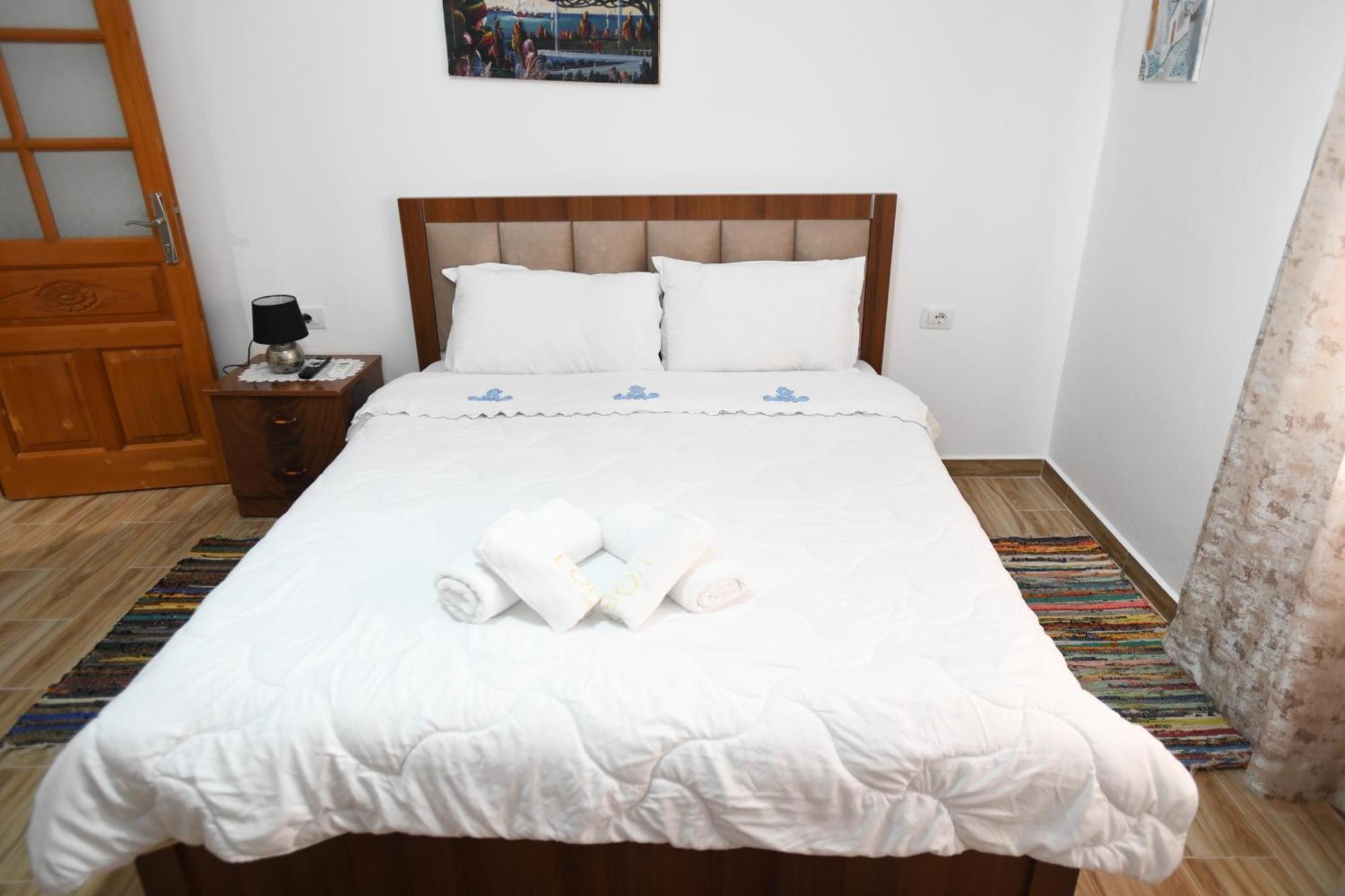 בראט Guest House Luli מראה חיצוני תמונה