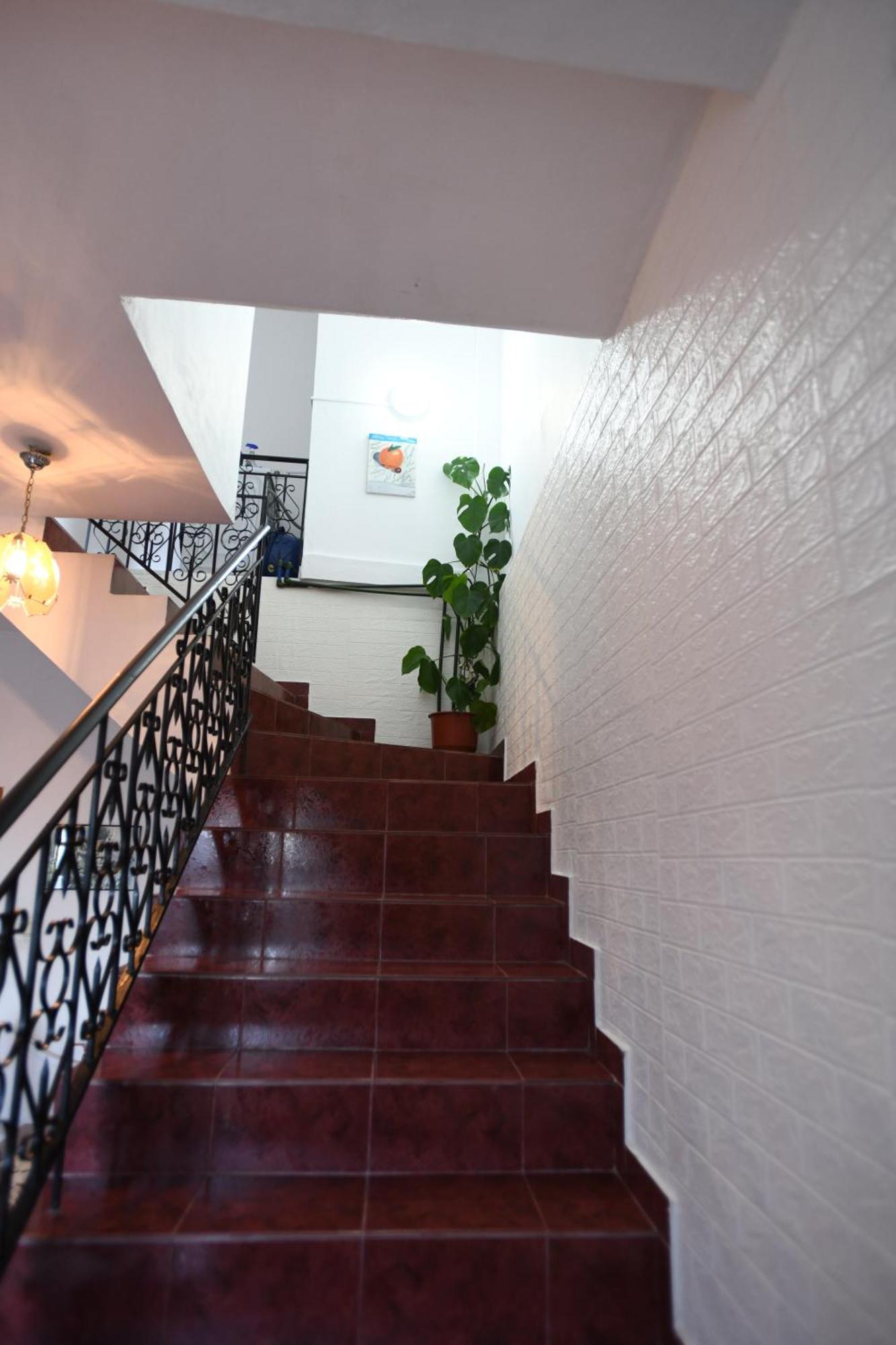 בראט Guest House Luli מראה חיצוני תמונה