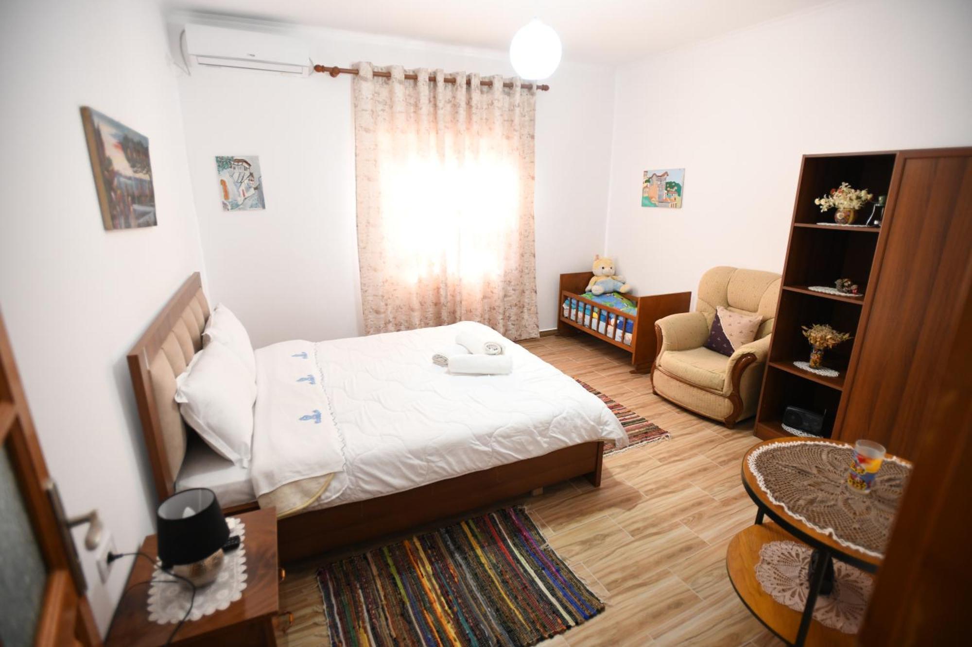 בראט Guest House Luli מראה חיצוני תמונה