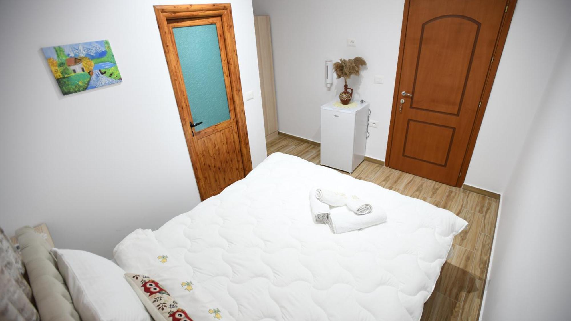 בראט Guest House Luli מראה חיצוני תמונה